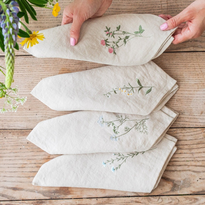 Embroidered Set Of 4 Wildflower Napkins, Natural Botanical Linen Napkins, Rustic Farmhouse Table Decor
