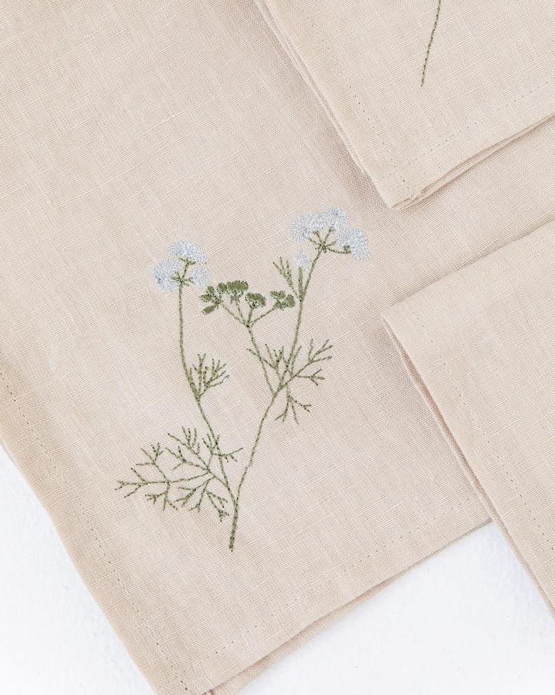 Embroidered Set Of 4 Wildflower Napkins, Natural Botanical Linen Napkins, Rustic Farmhouse Table Decor