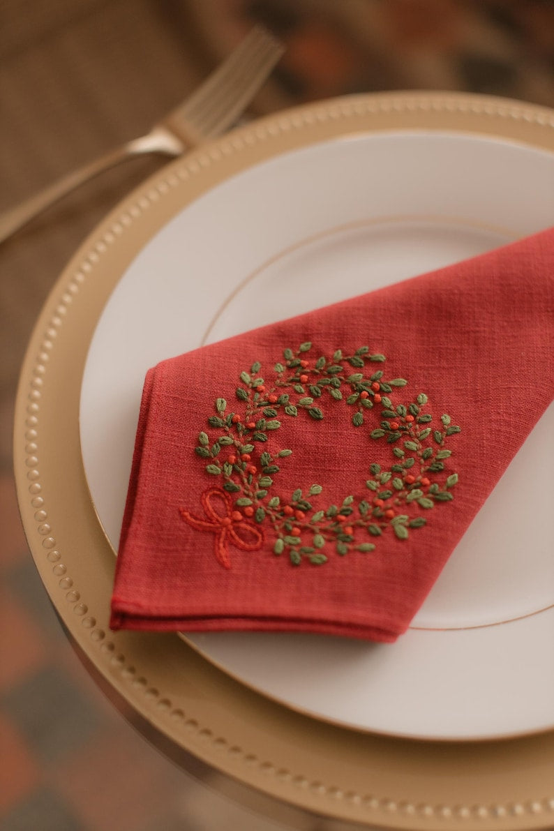 Embroidered Christmas Napkins, Premium Handmade Linen Festival Napkins, Christmas Table Gift Set