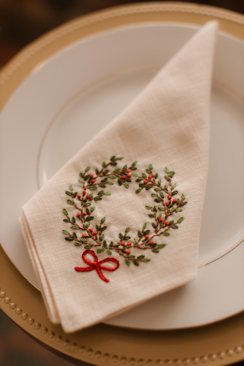Embroidered Christmas Napkins, Premium Handmade Linen Festival Napkins, Christmas Table Gift Set